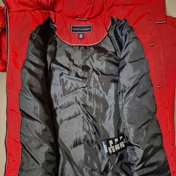 Tommy Hilfiger Hooded Puffer Jacket – Women’s Large – Crimson – Unworn - Picture 3 of 9